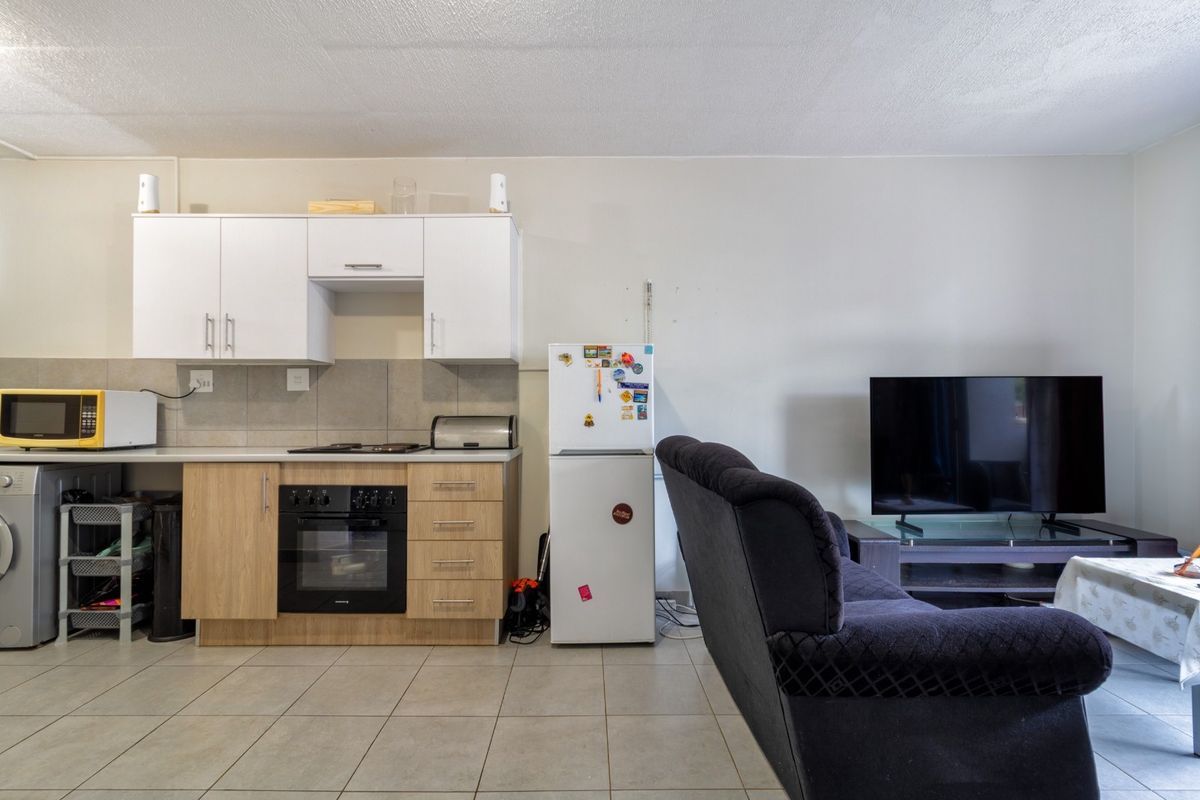 2 BEDROOM APARTMENT IN FERNDALE - Photo 5