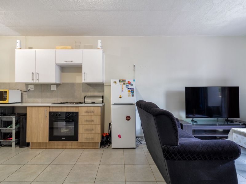 2 BEDROOM APARTMENT IN FERNDALE - Photo 5