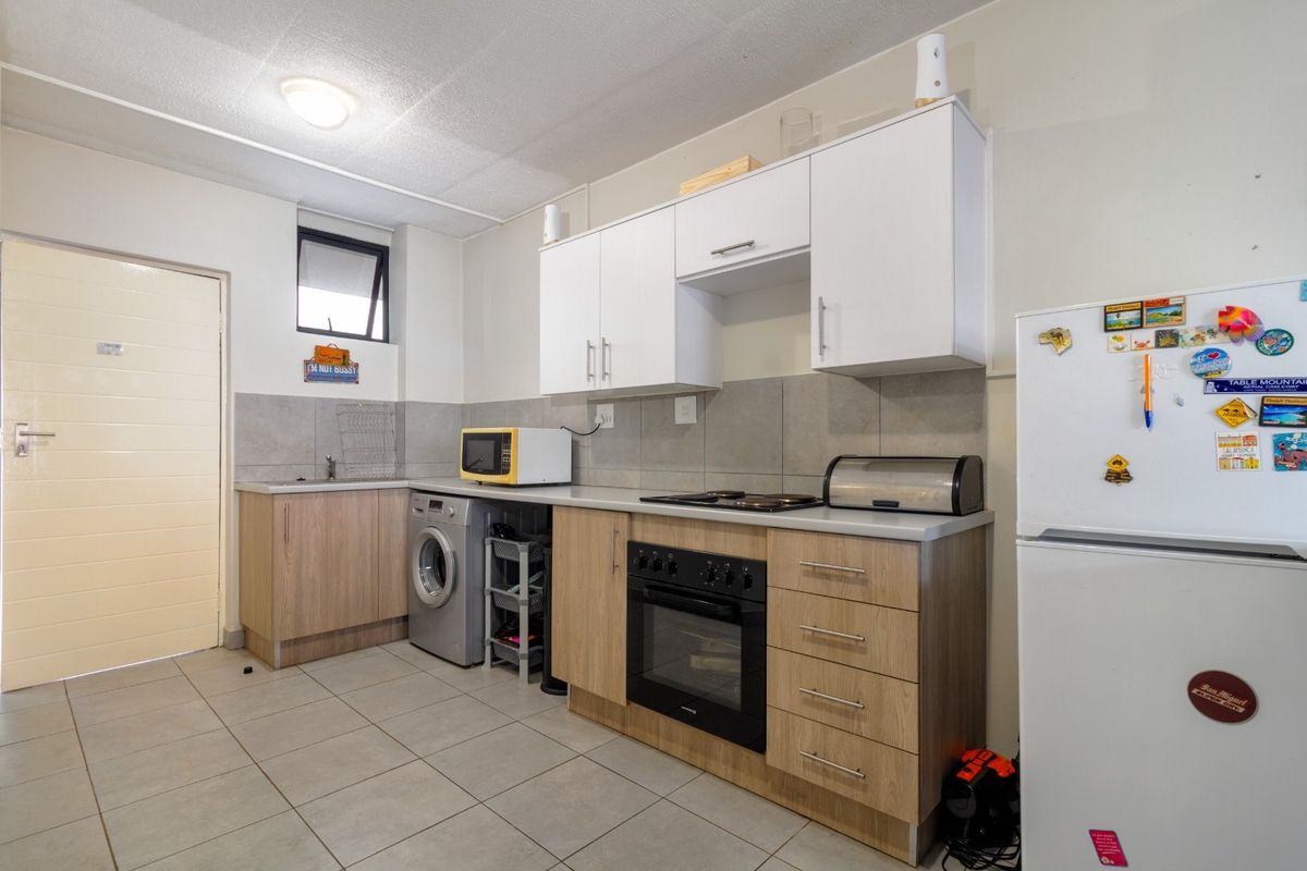 2 BEDROOM APARTMENT IN FERNDALE - Photo 2