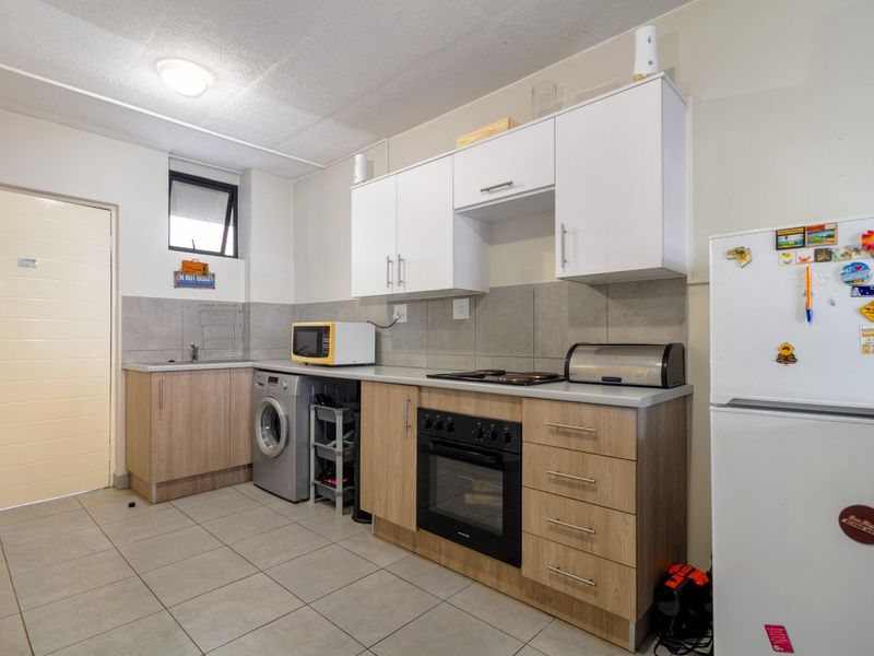 2 BEDROOM APARTMENT IN FERNDALE - Photo 2