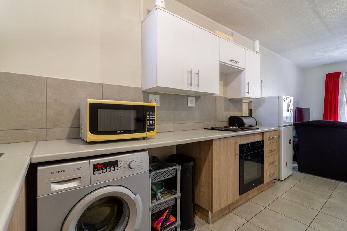 2 BEDROOM APARTMENT IN FERNDALE - Photo 3