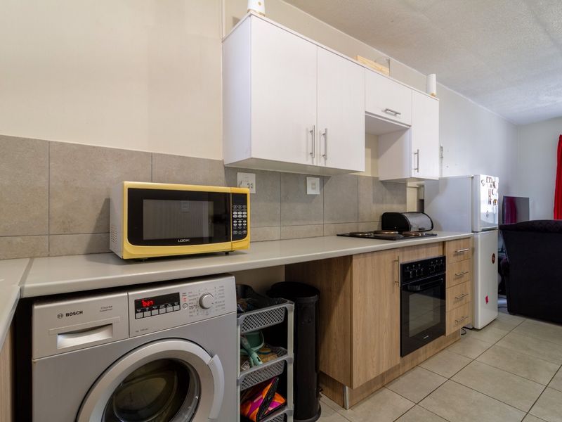 2 BEDROOM APARTMENT IN FERNDALE - Photo 3