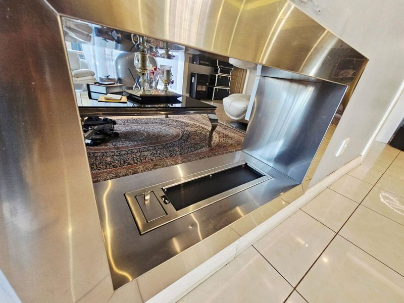 A Beautiful 6 Bedroom 5 Bathroom house for rent in Monavoni - Photo 8