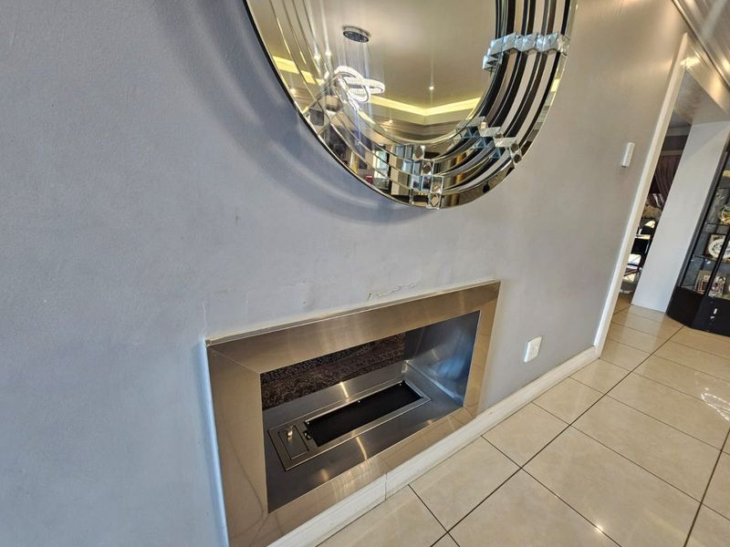 A Beautiful 6 Bedroom 5 Bathroom house for rent in Monavoni - Photo 6