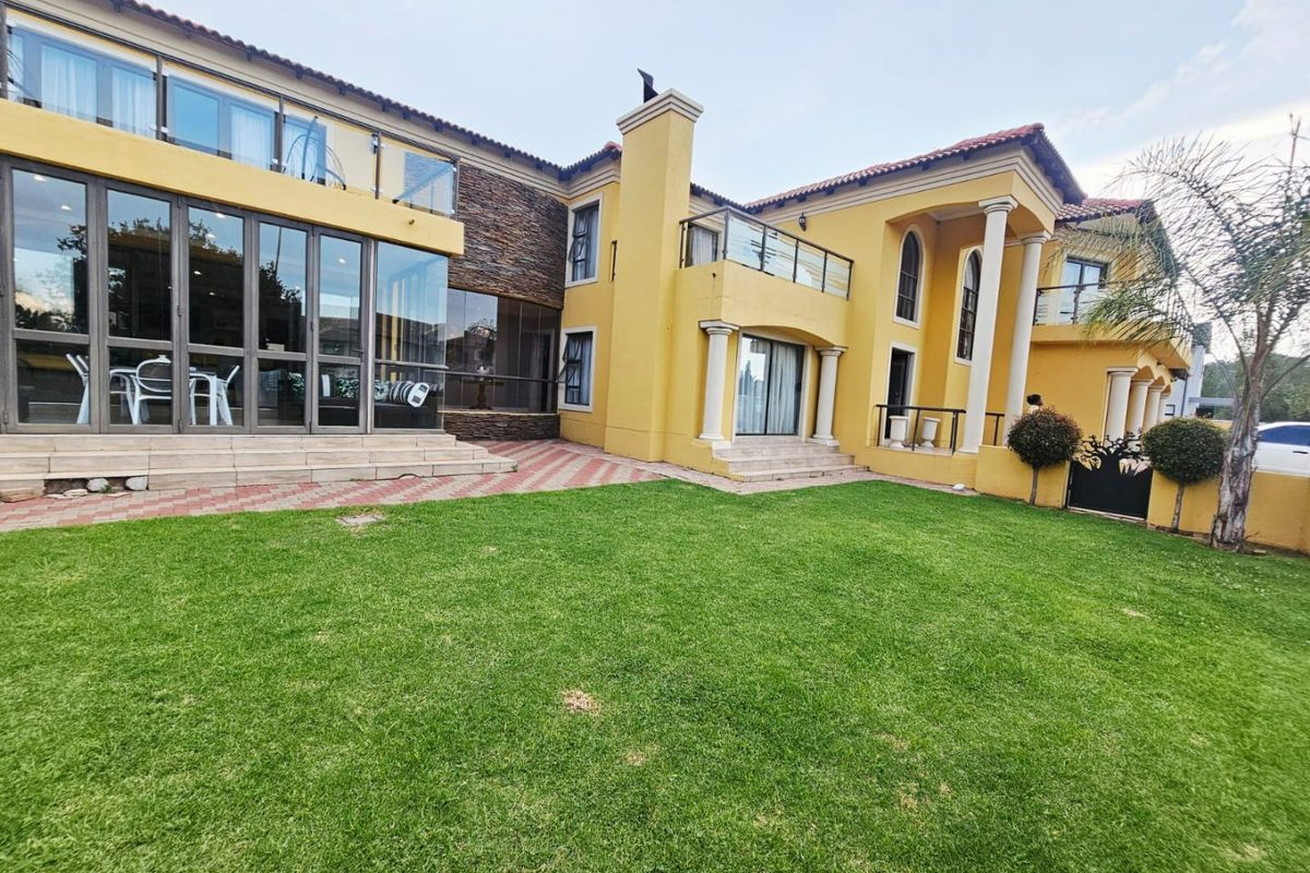 A Beautiful 6 Bedroom 5 Bathroom house for rent in Monavoni - Photo 4