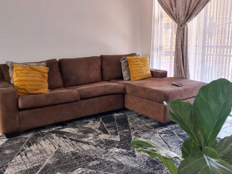 In the heart of Wilgeheuwel Close to Curro Private School - Photo 10