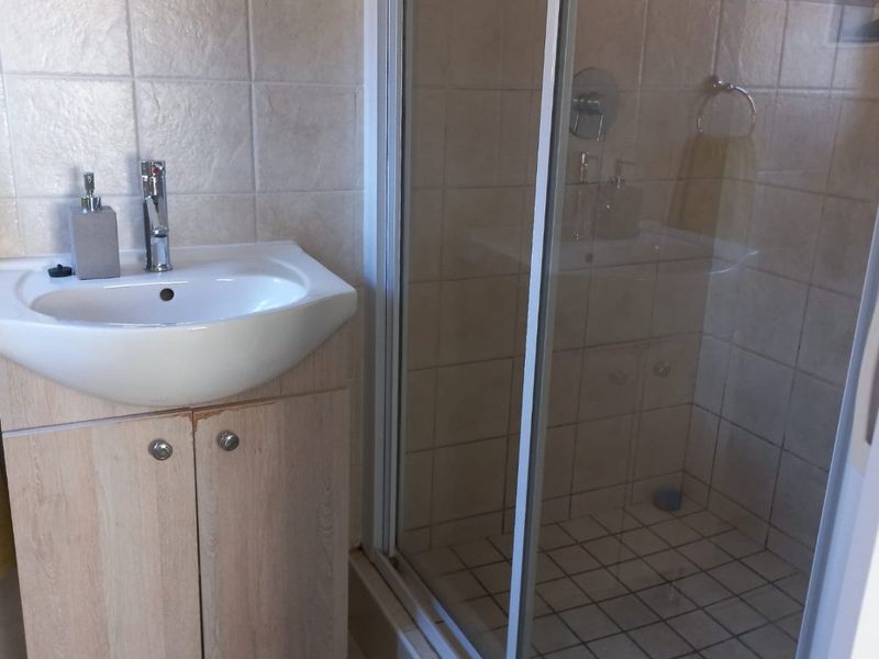 In the heart of Wilgeheuwel Close to Curro Private School - Photo 9