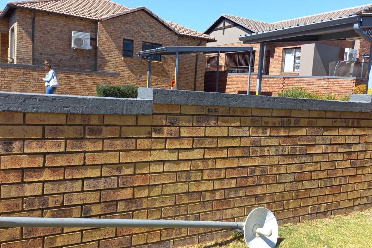 In the heart of Wilgeheuwel Close to Curro Private School - Photo 3