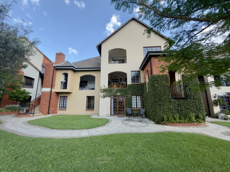 Sole & Exclusive Mandate | Modern Ground-Floor Apartment in Landsmeer Equestrian Estate - Photo 1