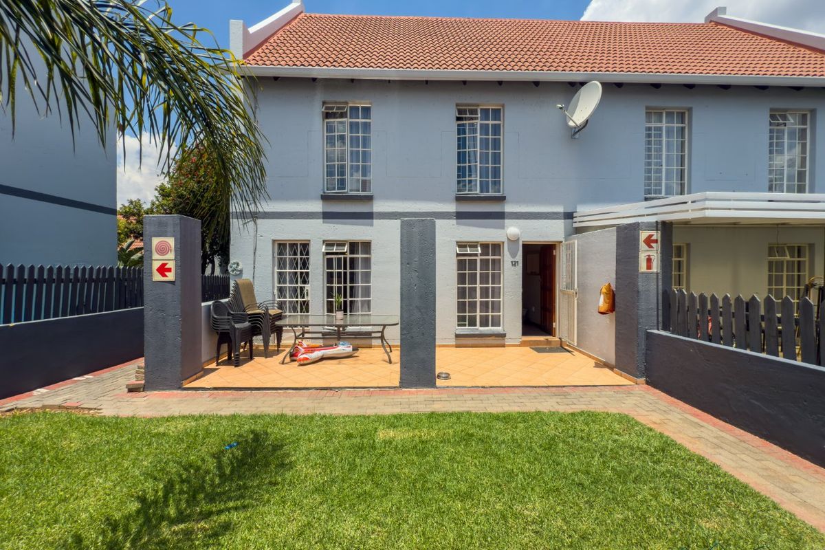 MOVE IN READY! Modern Family Duplex in a Sought After Eden Glen Complex - Photo 2