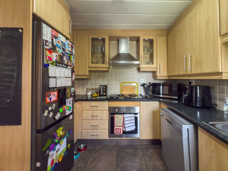 MOVE IN READY! Modern Family Duplex in a Sought After Eden Glen Complex - Photo 10