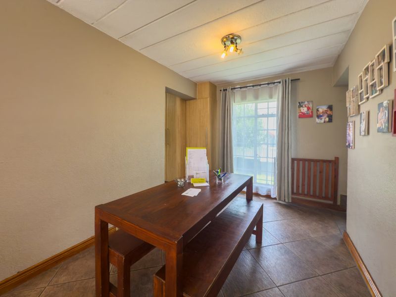 MOVE IN READY! Modern Family Duplex in a Sought After Eden Glen Complex - Photo 8