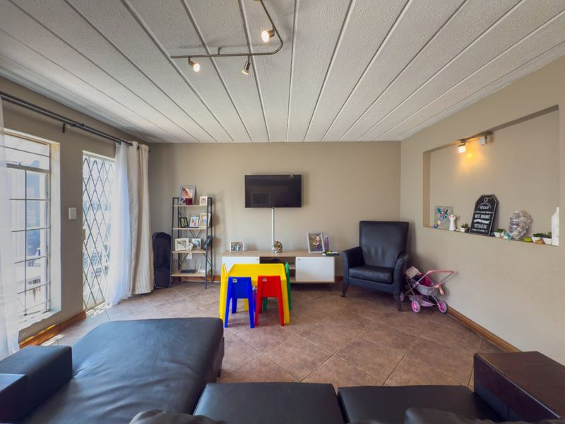 MOVE IN READY! Modern Family Duplex in a Sought After Eden Glen Complex - Photo 7