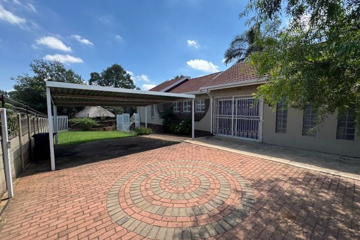 Charming Family Home in Glen Marais, Kempton Park - Photo 3