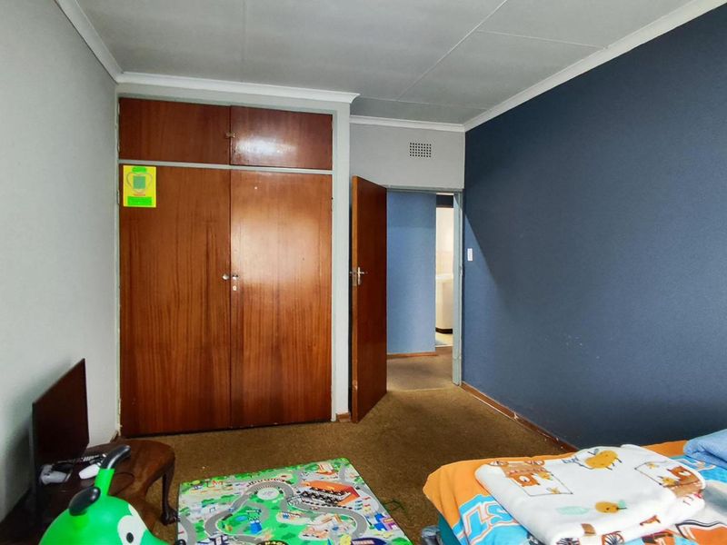 3 Bedroom Home with Garage & Carport – Comfortable Family Living - Photo 6