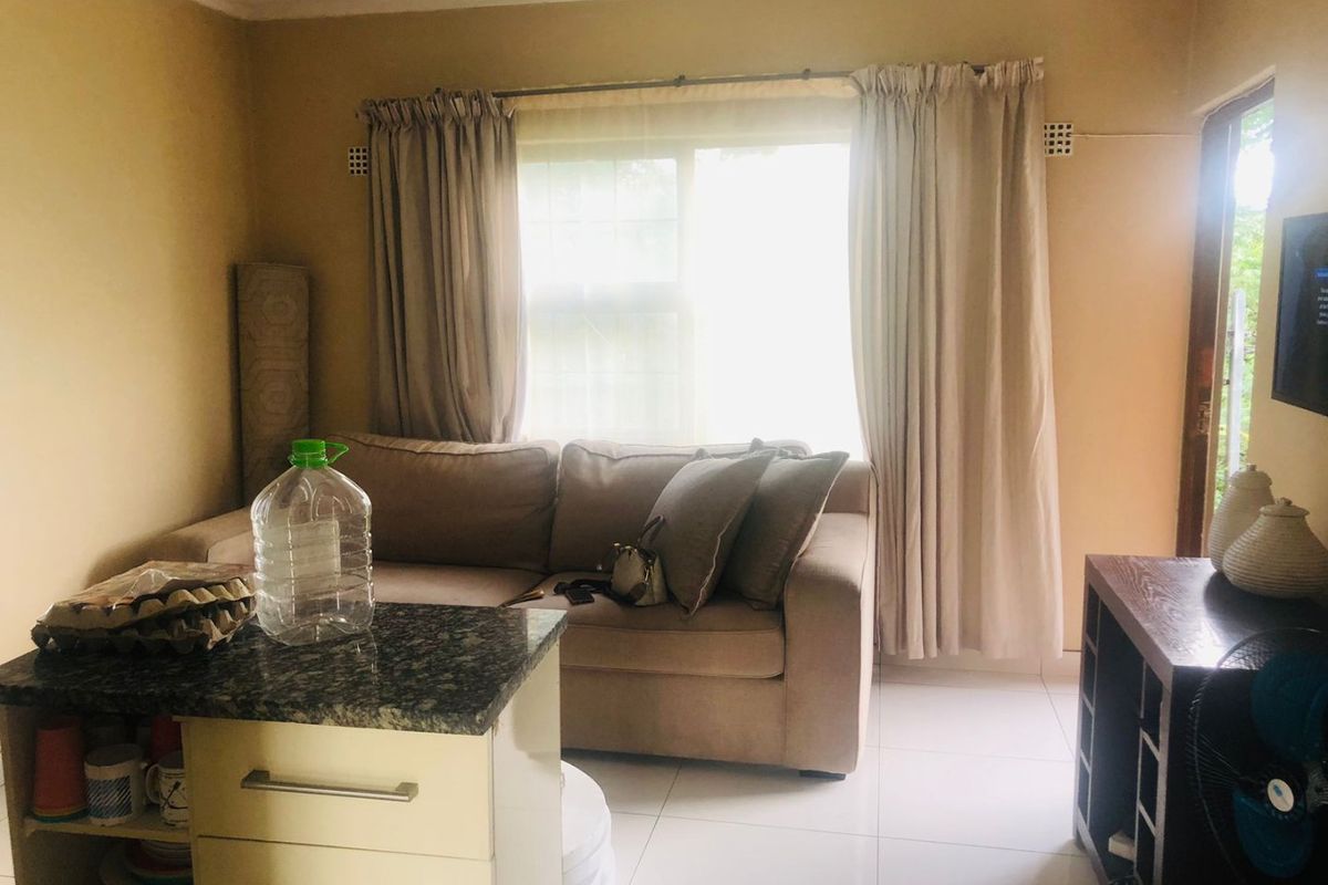 2 Bedrooms, 1 Bathroom Apartment To Let In Umkumbaan, Durban - Photo 3