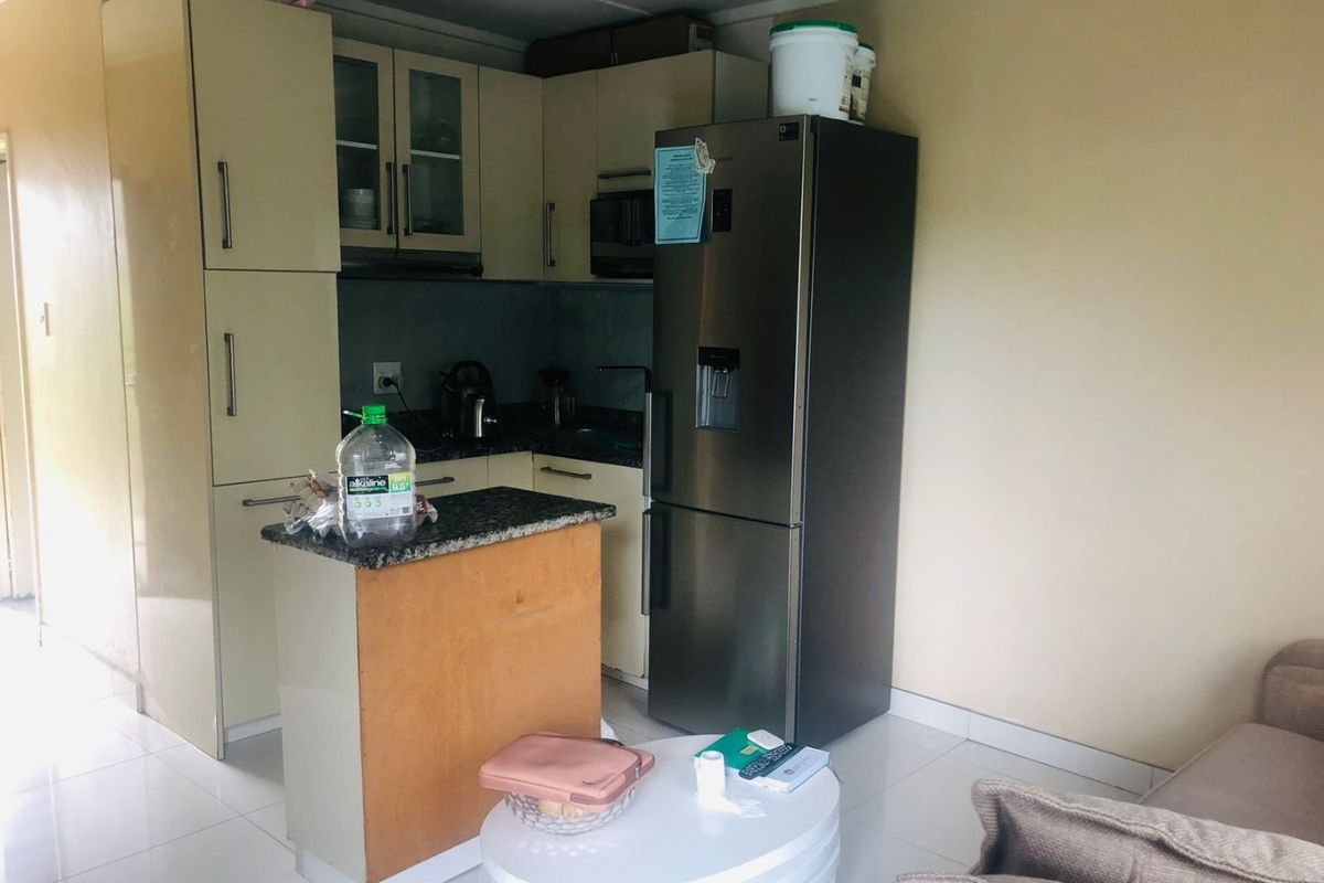 2 Bedrooms, 1 Bathroom Apartment To Let In Umkumbaan, Durban - Photo 2