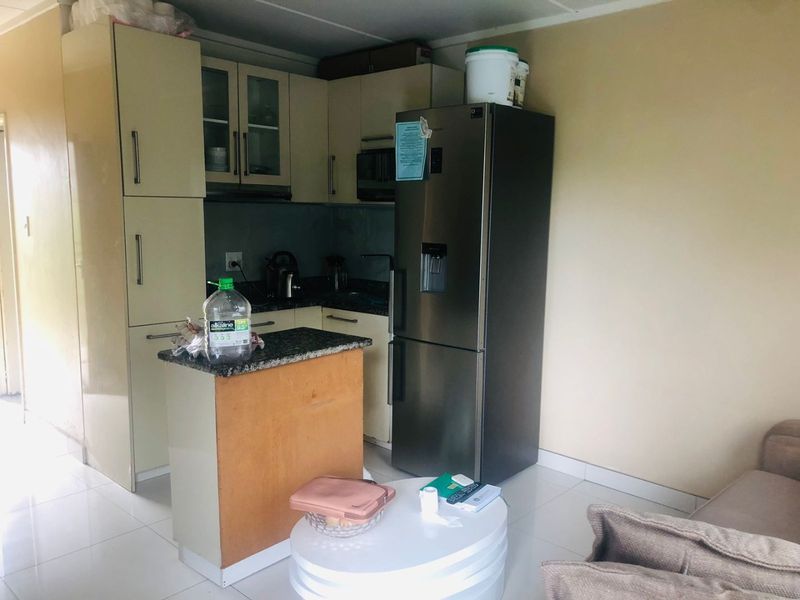 2 Bedrooms, 1 Bathroom Apartment To Let In Umkumbaan, Durban - Photo 2