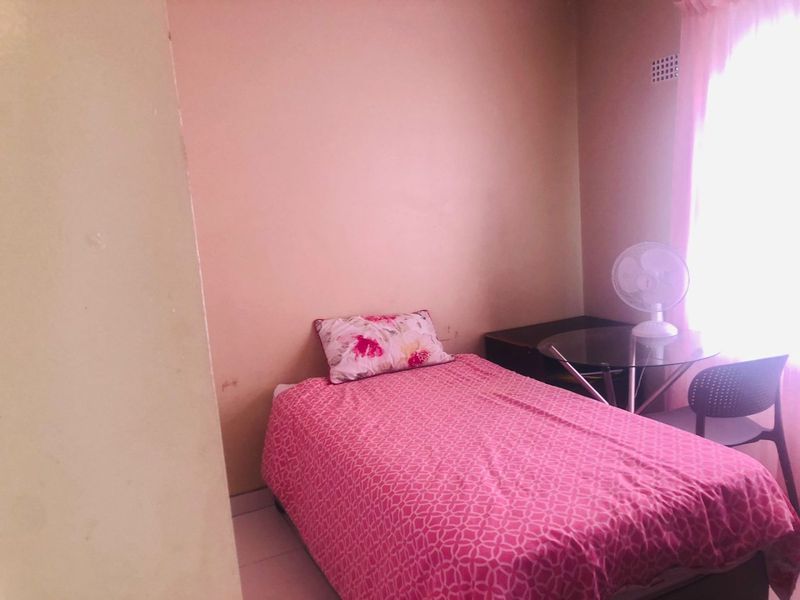 2 Bedrooms, 1 Bathroom Apartment To Let In Umkumbaan, Durban - Photo 5