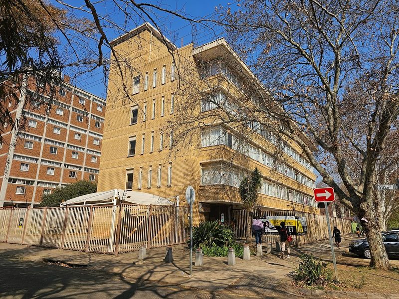 MEDIUM RESIDENTIAL BUILDING IN SUNNYSIDE EAST - WELL MAINTAINED WITH 20 X FLATS - Photo 2