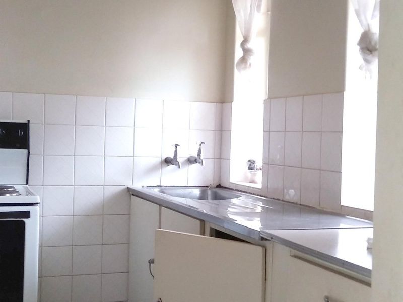 MEDIUM RESIDENTIAL BUILDING IN SUNNYSIDE EAST - WELL MAINTAINED WITH 20 X FLATS - Photo 10