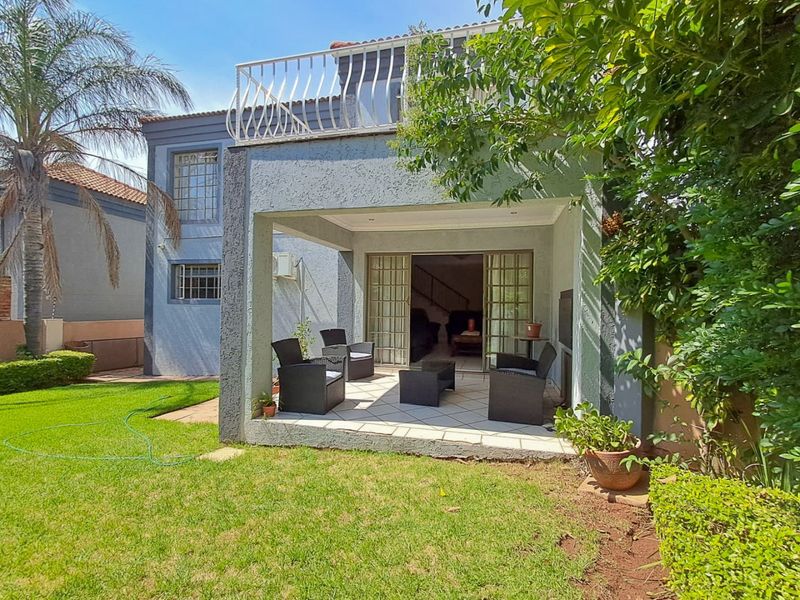 Immaculate 3-Bedroom Cluster with Private Garden in Secure Estate - Photo 5