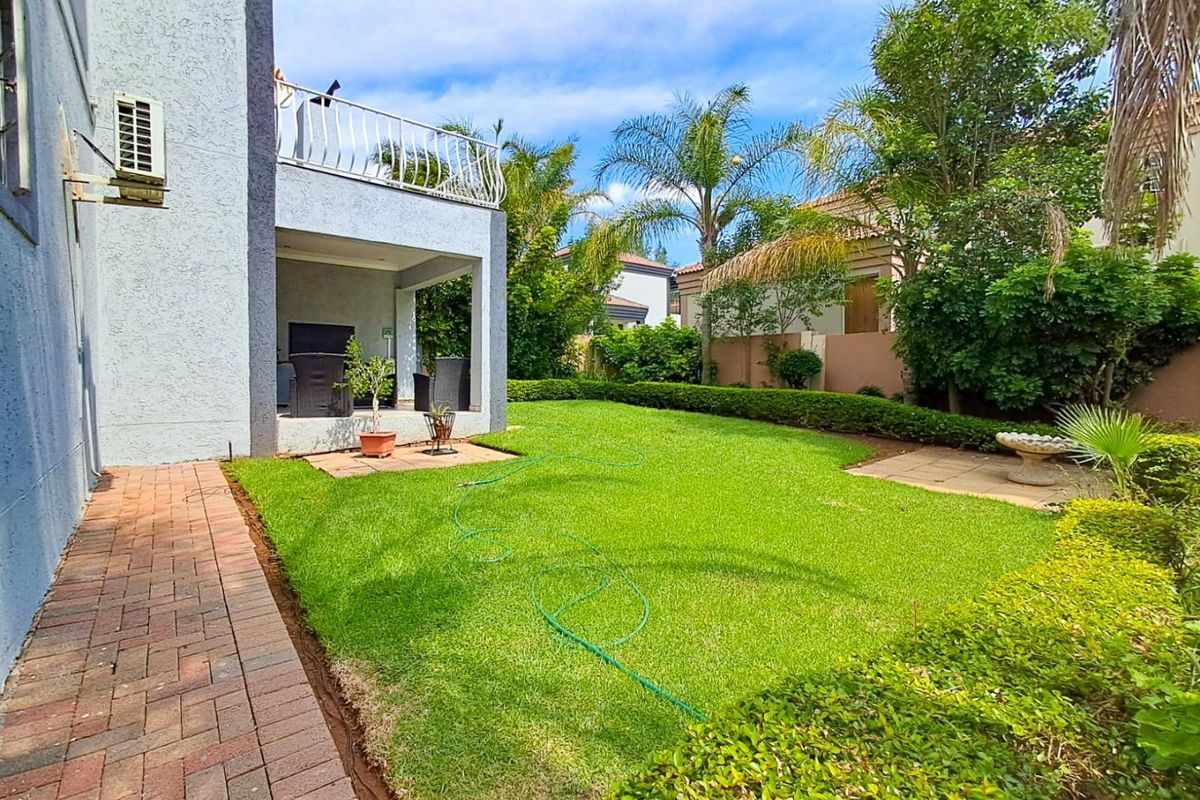 Immaculate 3-Bedroom Cluster with Private Garden in Secure Estate - Photo 3