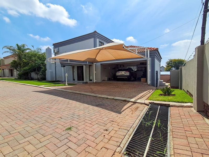 Immaculate 3-Bedroom Cluster with Private Garden in Secure Estate - Photo 10