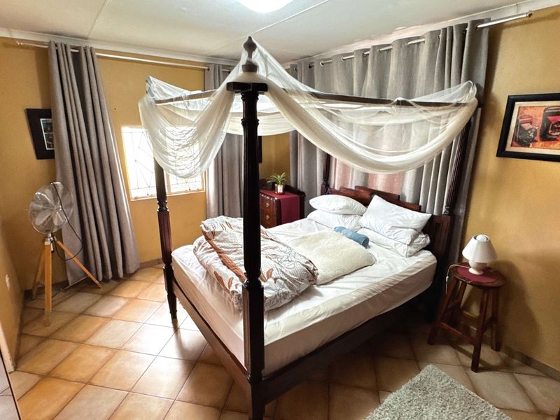 Idillic dream farm with fountains, views and huge 4 bedrooms home - Photo 4