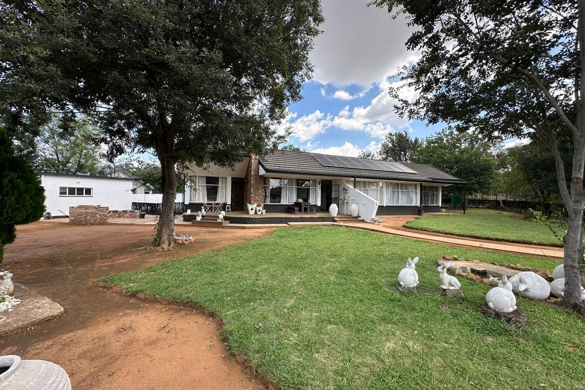 Modern, Secure Family Home with Solar Power in Prime Wolmaransstad Location - Photo 5