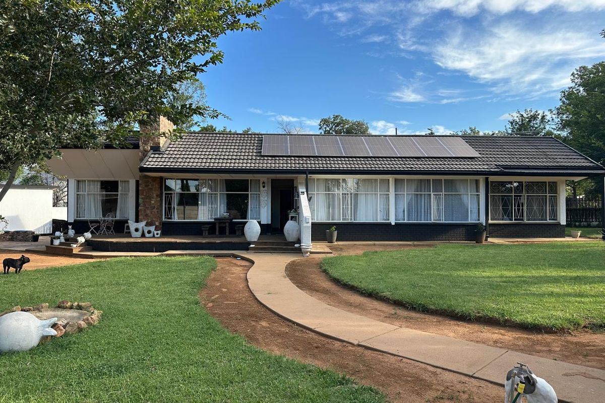 Modern, Secure Family Home with Solar Power in Prime Wolmaransstad Location - Photo 3