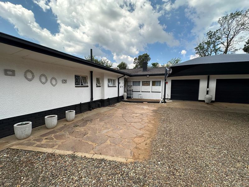 Modern, Secure Family Home with Solar Power in Prime Wolmaransstad Location - Photo 10