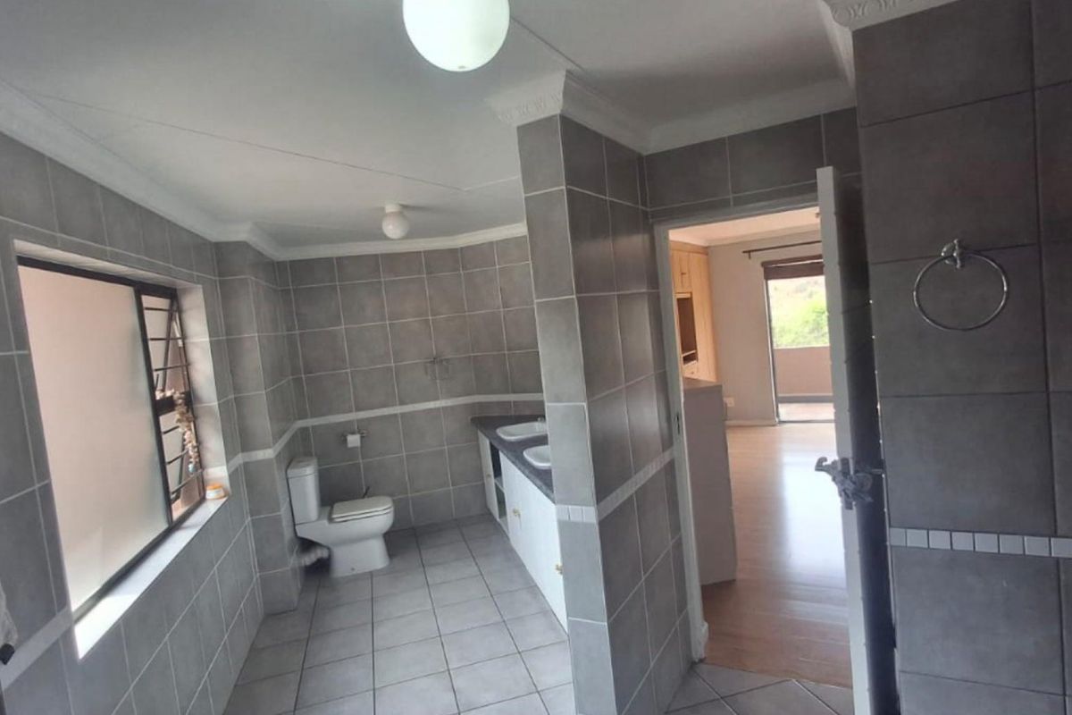 4 Bedroom Family Home for Sale | Kloofendal, Roodepoort - Photo 2