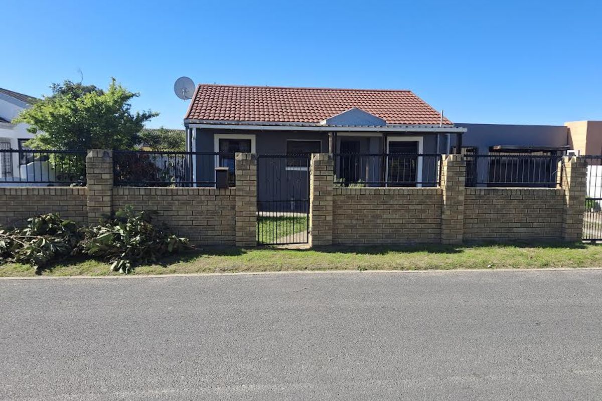 MOVE IN READY - Photo 2