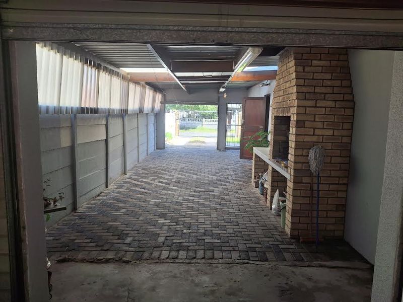 MOVE IN READY - Photo 7