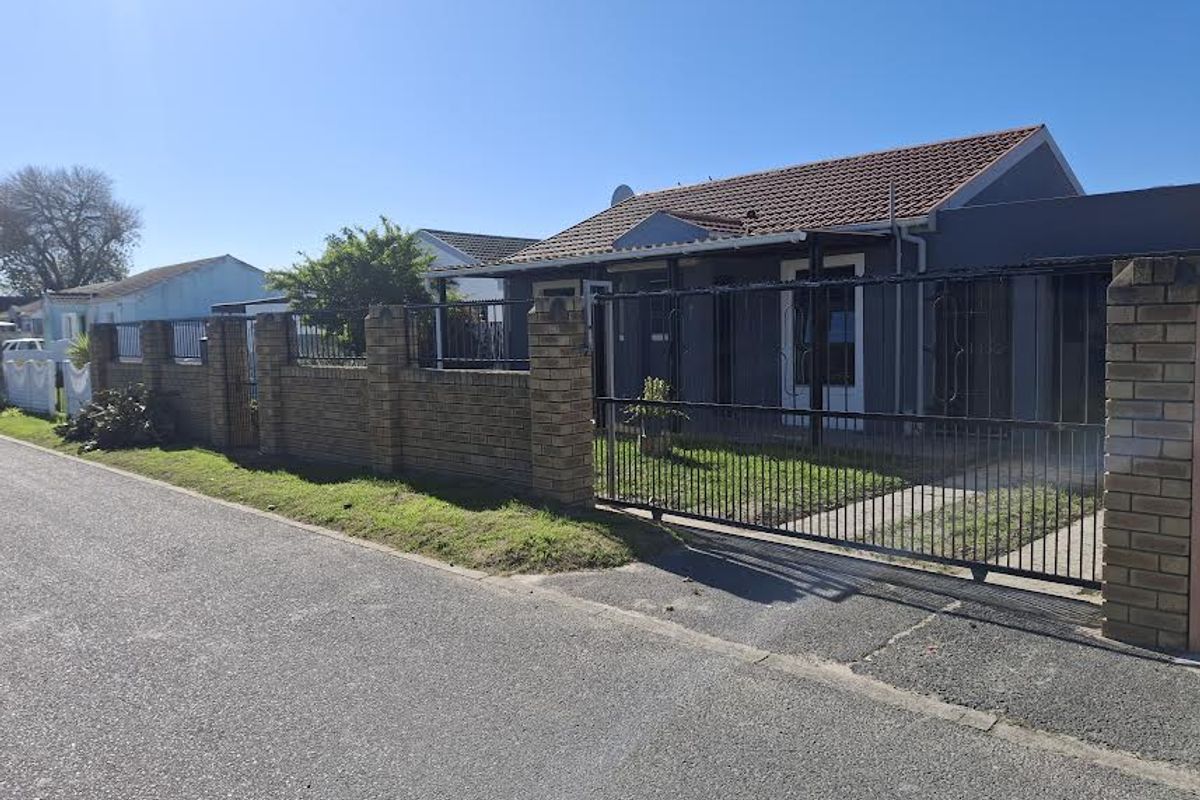 MOVE IN READY - Photo 3