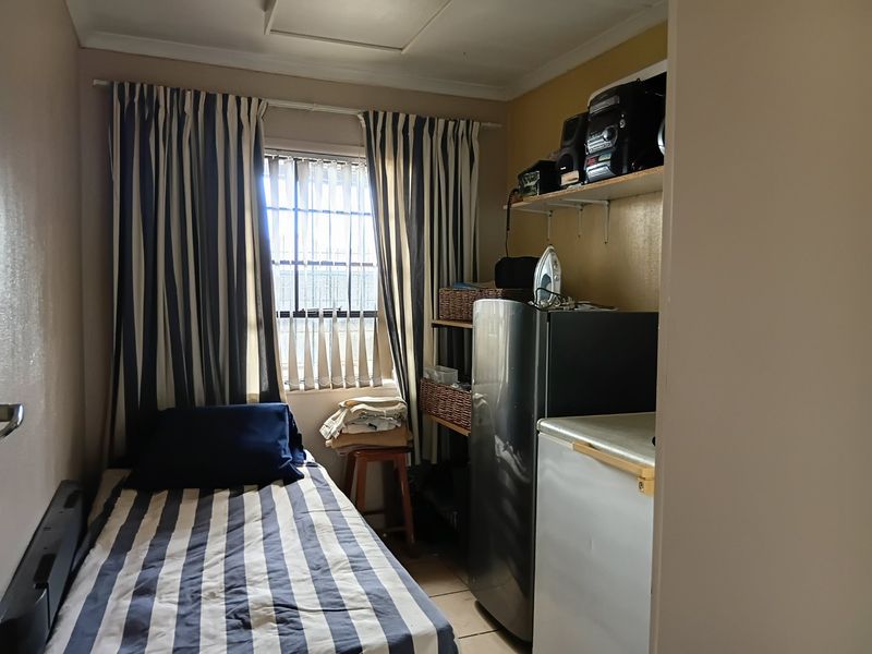 3 Bedroom house on Auction - Photo 5