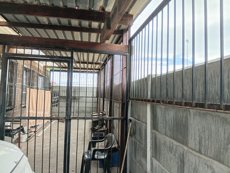 3 Bedroom house on Auction - Photo 10