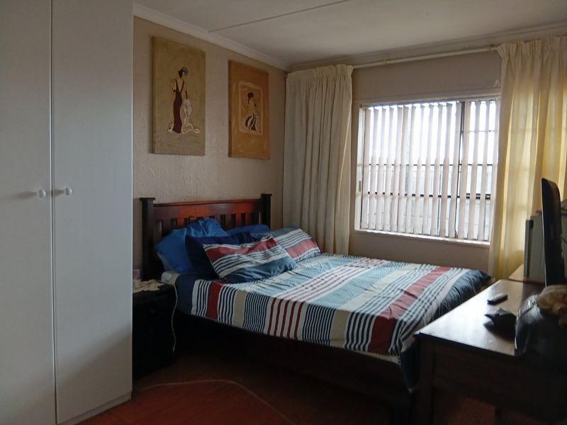 3 Bedroom house on Auction - Photo 4