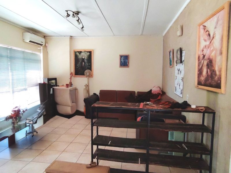 4 Bedroom Family Home for Sale in Vanderbijlpark SW 1 - Photo 7