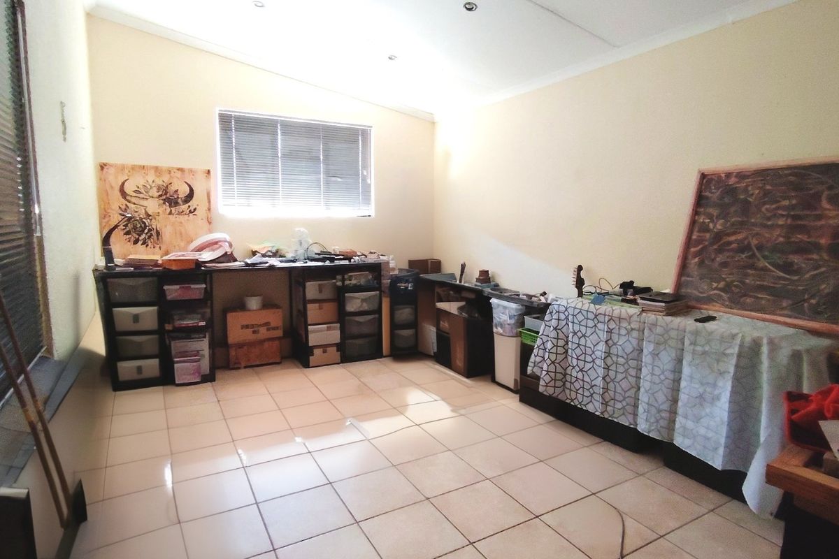 4 Bedroom Family Home for Sale in Vanderbijlpark SW 1 - Photo 5