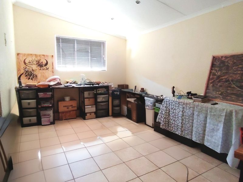 4 Bedroom Family Home for Sale in Vanderbijlpark SW 1 - Photo 5