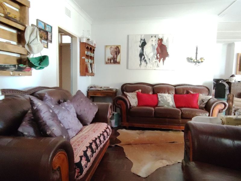 Well-Planned Family Home with Two Income-Generating Flatlets - Photo 9