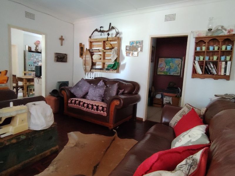 Well-Planned Family Home with Two Income-Generating Flatlets - Photo 7