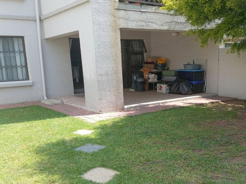 1 Bedroom Apartment for Sale in Sunninghill - Photo 2