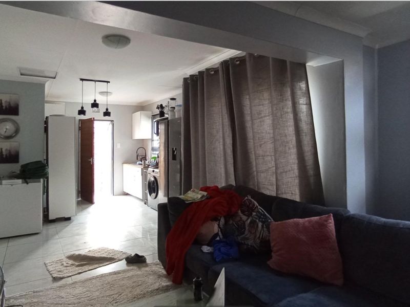 3 Bedrooms house for Sale in Riverside View - Photo 2