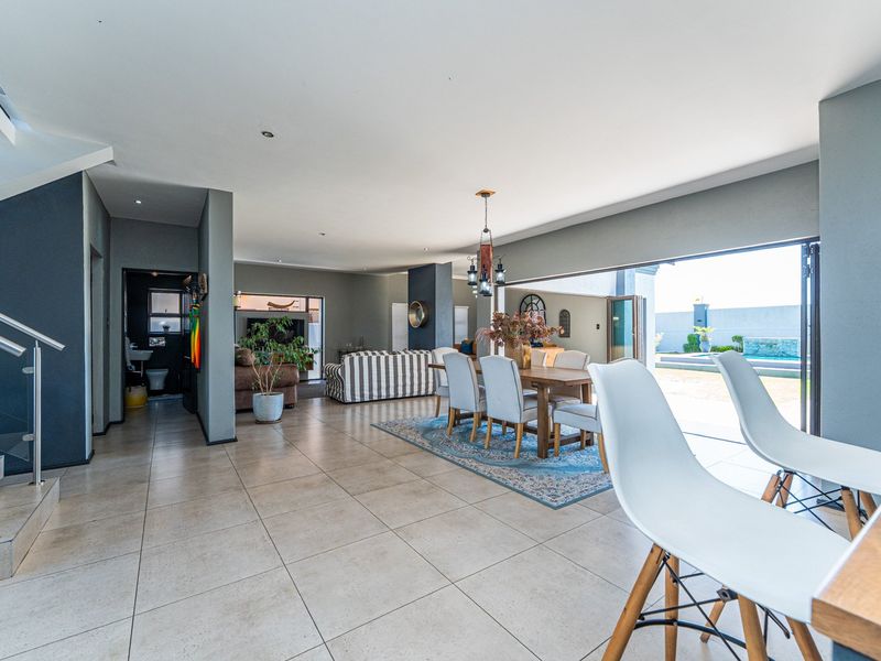 Where Sophistication Meets Luxury and Comfort - Photo 8