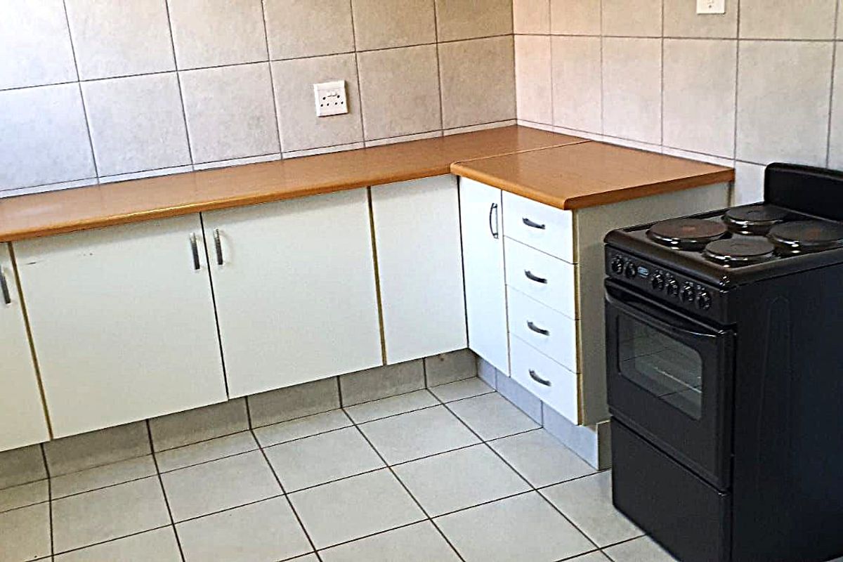 1 BED 1 BATH APARTMENT TO LET IN VICTORY PARK - Photo 4