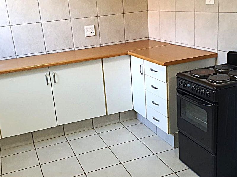 1 BED 1 BATH APARTMENT TO LET IN VICTORY PARK - Photo 4