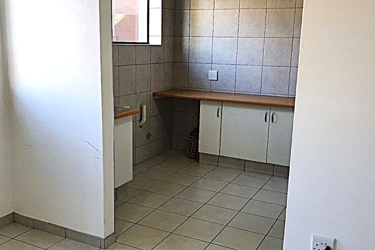 1 BED 1 BATH APARTMENT TO LET IN VICTORY PARK - Photo 2